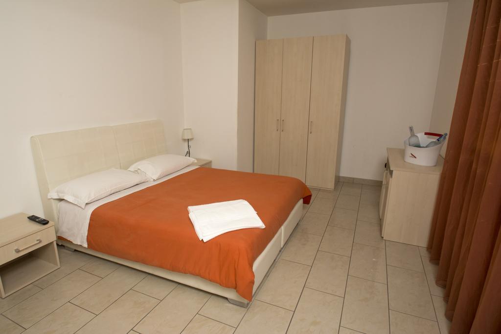 Twin Towers Rooms Lecce Zewnętrze zdjęcie