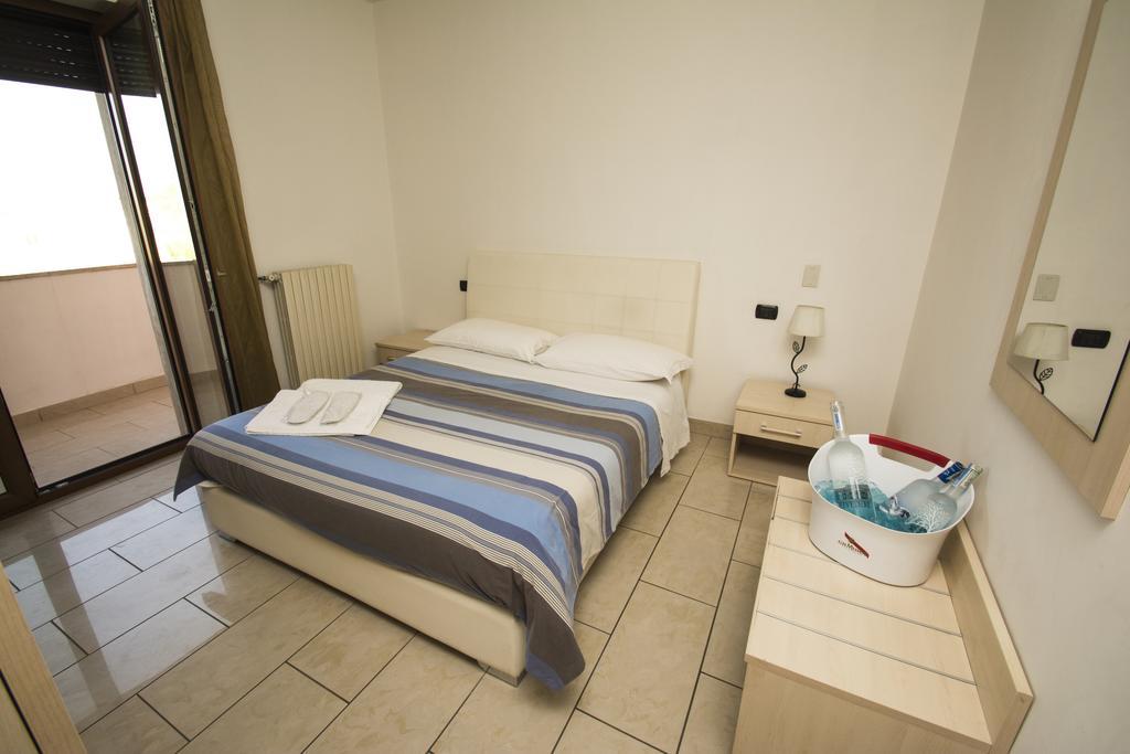 Twin Towers Rooms Lecce Zewnętrze zdjęcie