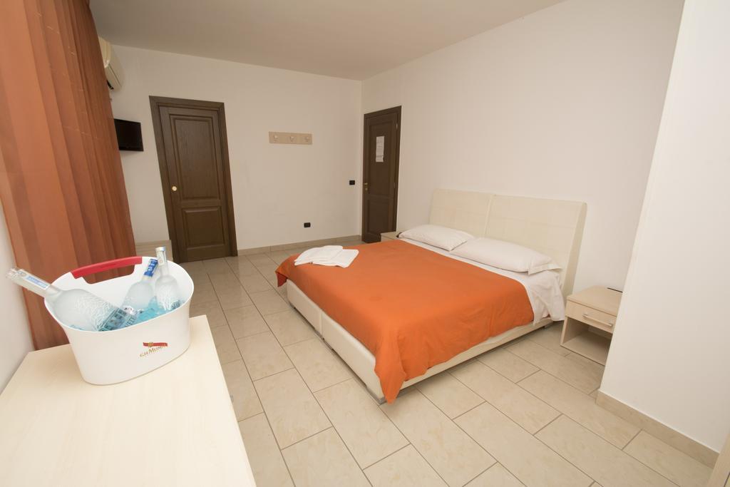 Twin Towers Rooms Lecce Zewnętrze zdjęcie