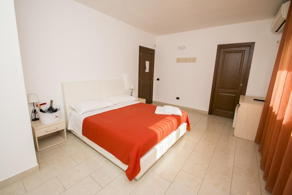 Twin Towers Rooms Lecce Zewnętrze zdjęcie